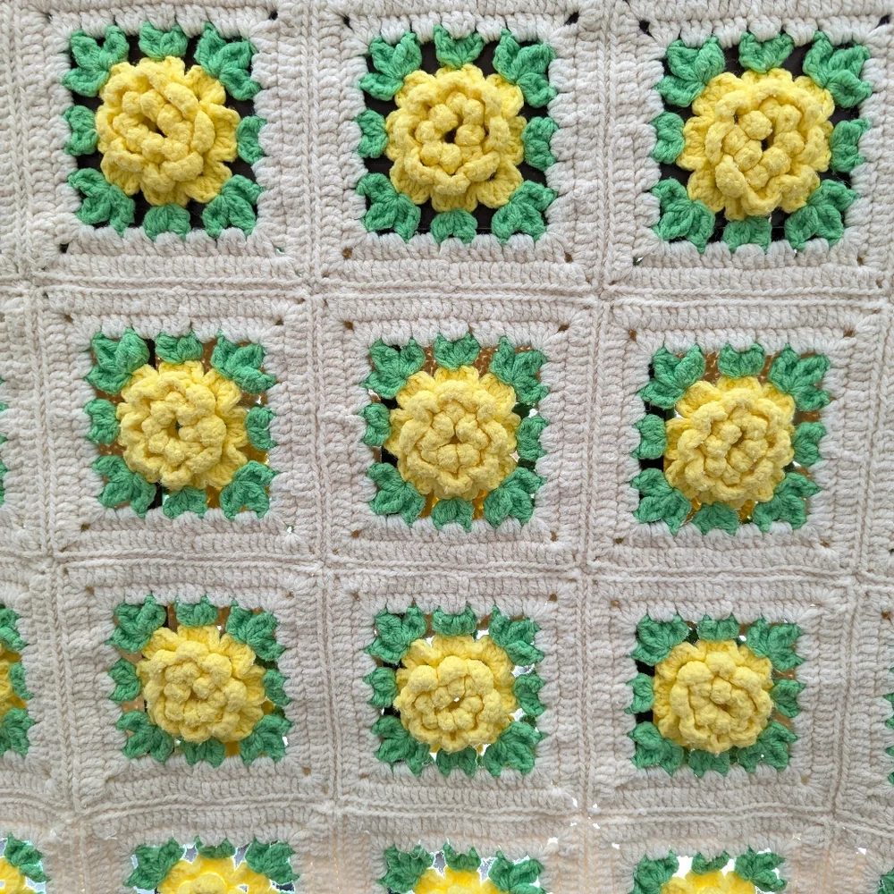 Vintage Handmade Blanket, Yellow Crochet Daffodil Granny Square Blanket, Throw - Picture 9 of 12